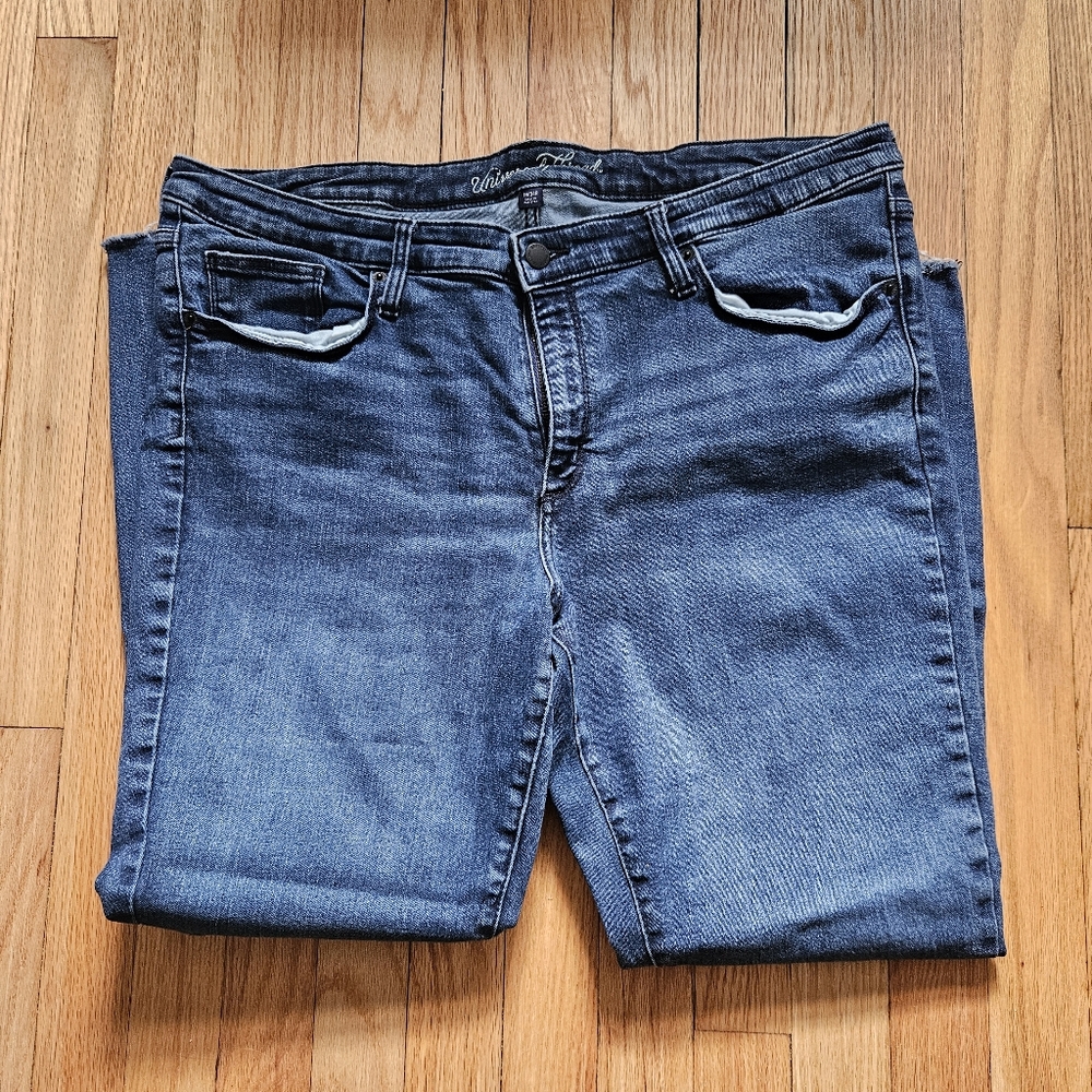 Universal Thread Medium Blue Ripped Skinny Jeans - Picture 2 of 4